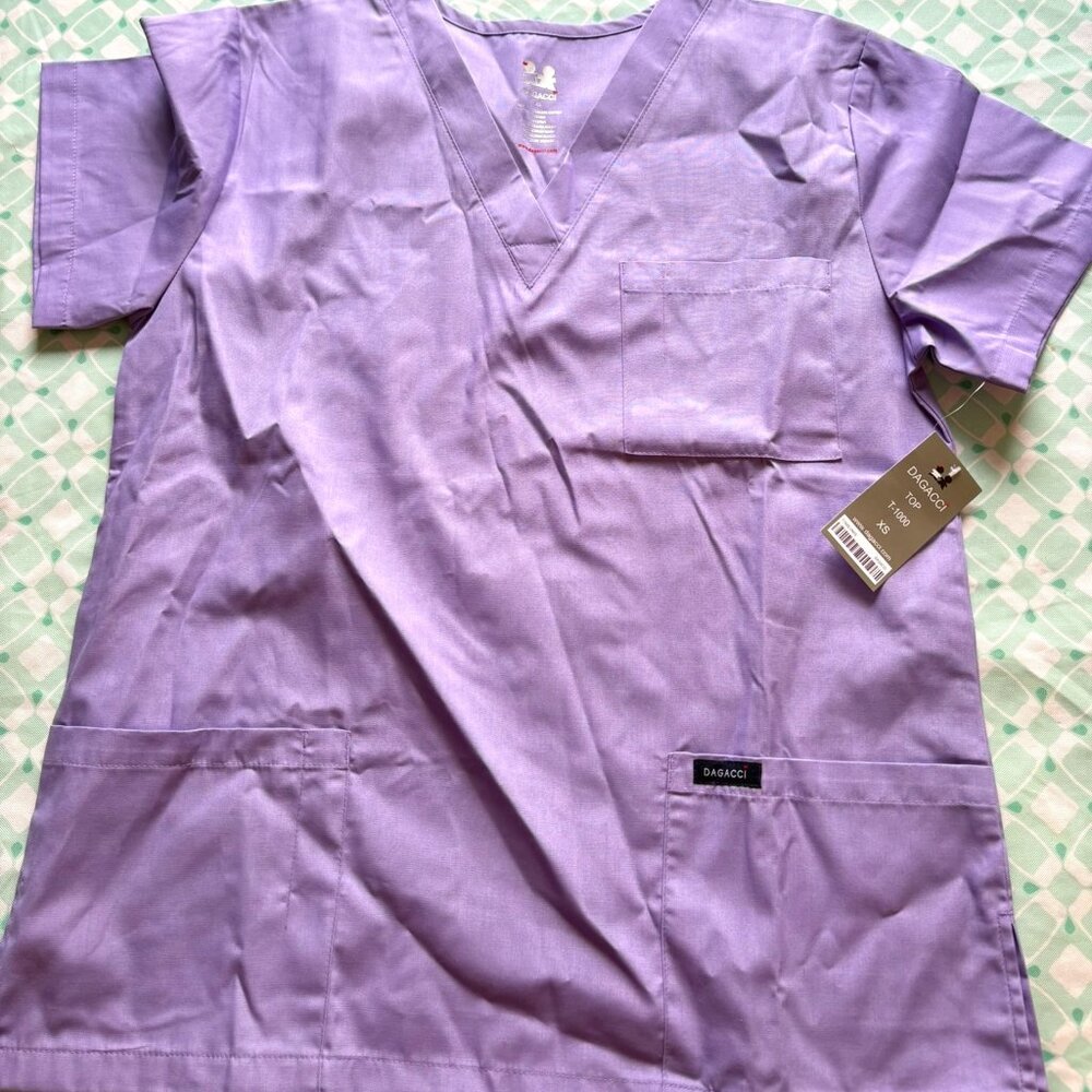 Womens Dagacci Lavendar Scrub set, new, size XSmall